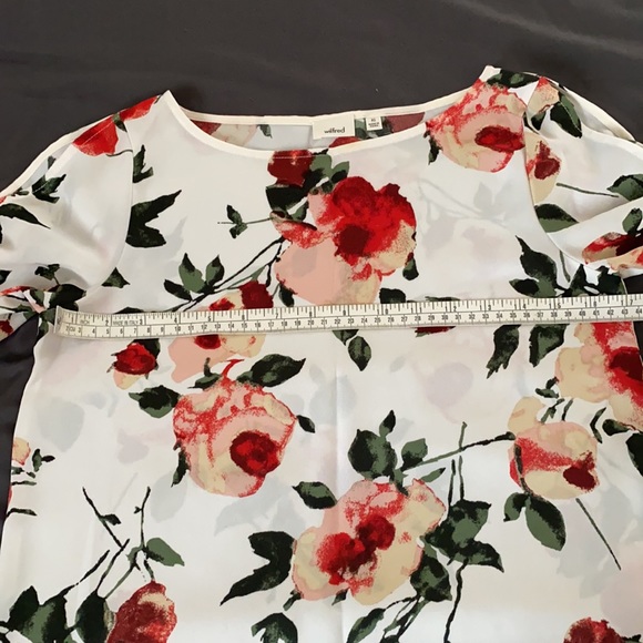 Aritzia Wilfred Blouse - Picture 6 of 7